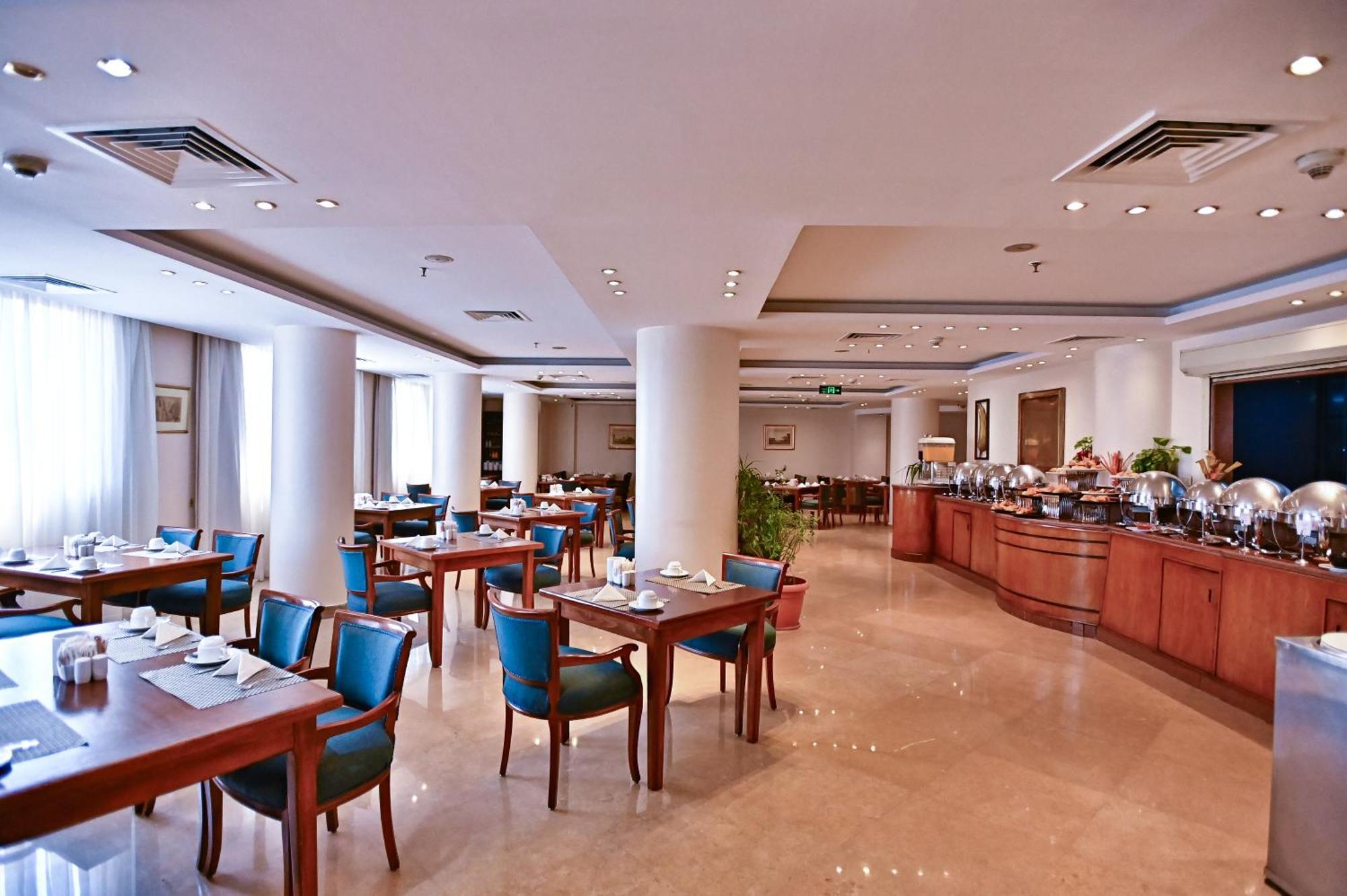 Swiss Inn Nile Hotel Giza Exteriör bild