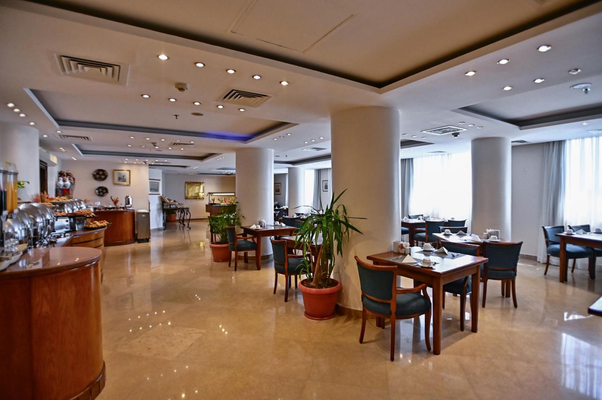 Swiss Inn Nile Hotel Giza Exteriör bild