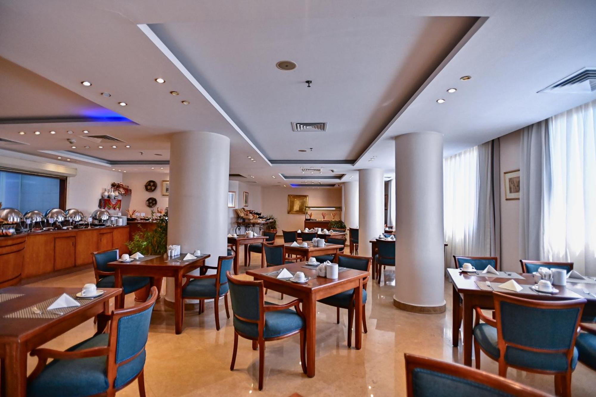 Swiss Inn Nile Hotel Giza Exteriör bild